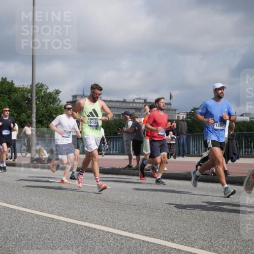 29.06.2025 - hella hamburg halbmarathon Luisa Fischer http://msf.ph/oto/8455311 29.06.2025 09:51:44 Kennedybrücke 18183, 2849, 7722, 5124, 4311, 14905, 181, 2044, 2707, 2745, 2849, 3014, 5050, 5124, 6771, 7109, 9686, 10369 meine-sportfotos.de