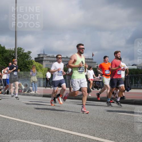 29.06.2025 - hella hamburg halbmarathon Luisa Fischer http://msf.ph/oto/8455345 29.06.2025 09:51:45 Kennedybrücke 5124, 11177, 14311, 1818, 17722, 707, 119, 1603, 2044, 2707, 2745, 2849, 2980, 3014, 5050, 5124, 6771, 7109, 9686 meine-sportfotos.de