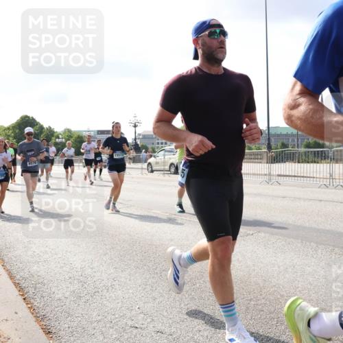 29.06.2025 - hella hamburg halbmarathon Lena Gebhardt http://msf.ph/oto/8455347 29.06.2025 09:54:22 Lombardsbrücke 5020, 8576, 15573, 1, 1098, 1119, 1171, 1342, 1399, 1413, 1424, 1476, 1549, 1892, 1902, 1942, 2020, 2098, 2188, 2442, 2470, 2561, 2670, 2842, 2889, 3477, 3562, 3785, 4017, 4029, 4183, 4185, 4235, 4237, 4270, 4816, 5020, 5528, 5706, 6198, 6266, 6630, 6819, 6831, 7087, 7167, 7274, 7297, 7709, 7734, 8142, 8374, 8576, 8698, 8743, 8916, 8928, 9043, 9105, 9463, 9482, 9619, 9815, 9924, 10057, 10237, 10529, 11848, 11936, 12084 meine-sportfotos.de