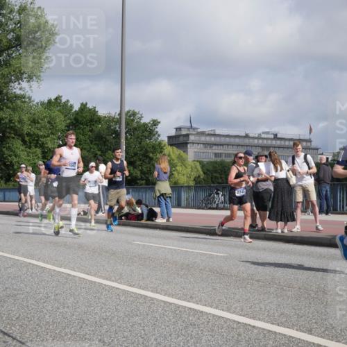 29.06.2025 - hella hamburg halbmarathon Luisa Fischer http://msf.ph/oto/8455389 29.06.2025 09:51:52 Kennedybrücke 7097, 13158, 12098, 2745, 1603, 2745, 2750, 2980, 3014, 3116, 4148, 4766, 5648, 6771, 7035, 8358, 9686 meine-sportfotos.de