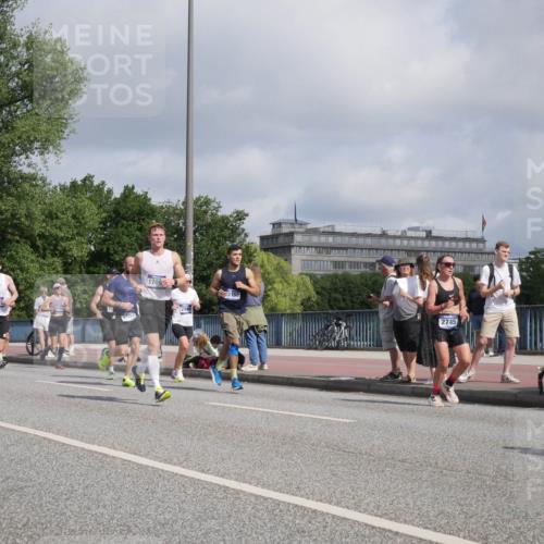 29.06.2025 - hella hamburg halbmarathon Luisa Fischer http://msf.ph/oto/8455412 29.06.2025 09:51:53 Kennedybrücke 8358, 1709, 13158, 2745, 1603, 2745, 2750, 2980, 3116, 4148, 4766, 5648, 6149, 6771, 7035, 7229, 8358 meine-sportfotos.de