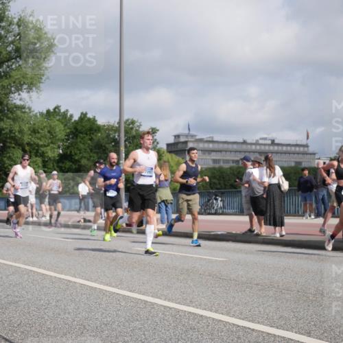 29.06.2025 - hella hamburg halbmarathon Luisa Fischer http://msf.ph/oto/8455433 29.06.2025 09:51:53 Kennedybrücke 603, 7097, 2745, 1603, 2745, 2750, 2980, 3116, 4148, 4766, 5648, 6149, 6771, 7035, 7229, 8358 meine-sportfotos.de