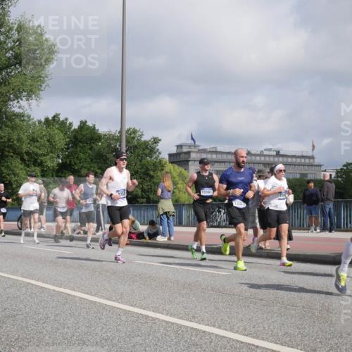 29.06.2025 - hella hamburg halbmarathon Luisa Fischer http://msf.ph/oto/8455503 29.06.2025 09:51:55 Kennedybrücke 9358, 15561, 1603, 2980, 17091, 1603, 2745, 2750, 2980, 3116, 4148, 4766, 5648, 6149, 7035, 7229, 8358, 8465, 9914 meine-sportfotos.de