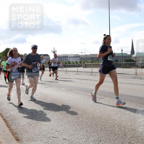 29.06.2025 - hella hamburg halbmarathon Lena Gebhardt http://msf.ph/oto/8455529 29.06.2025 09:54:23 Lombardsbrücke 17247, 12776, 8576, 15573, 5020, 1171, 1098, 1119, 1171, 1342, 1399, 1413, 1424, 1476, 1549, 1817, 1892, 1902, 1942, 2020, 2098, 2188, 2442, 2470, 2561, 2670, 2842, 2889, 3477, 3562, 3785, 4017, 4029, 4183, 4185, 4235, 4237, 4270, 4816, 5020, 5528, 5706, 6198, 6266, 6630, 6819, 6831, 7087, 7167, 7274, 7297, 7709, 7734, 8142, 8374, 8576, 8698, 8743, 8916, 8928, 9043, 9105, 9463, 9482, 9619, 9815, 9924, 10057, 10237, 10529, 11848, 11936, 12084 meine-sportfotos.de