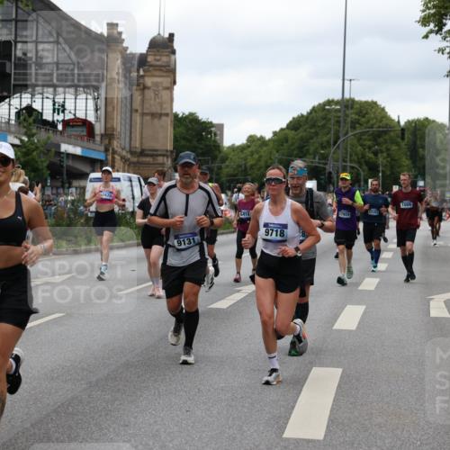 29.06.2025 - hella hamburg halbmarathon Yannick Fuchs http://msf.ph/oto/8455531 29.06.2025 10:56:17 20KM 1006, 1128, 1264, 1377, 1568, 1573, 1726, 3921, 4859, 5547, 6414, 6415, 6580, 6815, 7658, 8154, 8624, 9131, 9718, 9928, 10214, 10519, 10797, 11670, 11968, 12156, 12567, 13498, 13868, 14368, 14456, 14574, 15686, 15859, 16292, 16808, 17136, 17383, 17532, 17939, 17955, 18000, 18599, 18919, 19023 meine-sportfotos.de