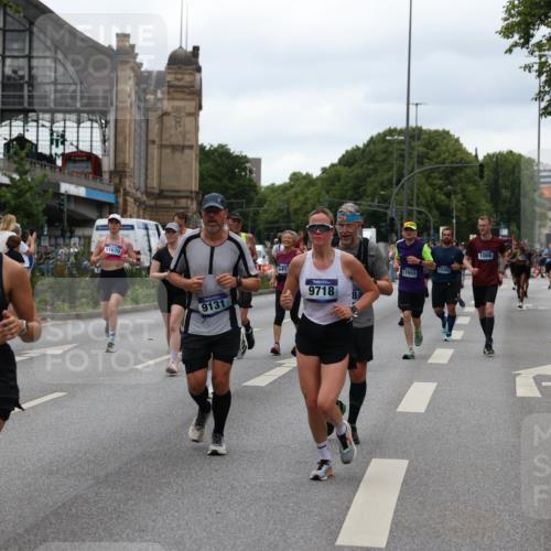 29.06.2025 - hella hamburg halbmarathon Yannick Fuchs http://msf.ph/oto/8455558 29.06.2025 10:56:17 20KM 1006, 1128, 1264, 1377, 1568, 1573, 1726, 3921, 4859, 5547, 6414, 6415, 6580, 6815, 7658, 8154, 8624, 9131, 9718, 9928, 10214, 10519, 10797, 11670, 11968, 12156, 12567, 13498, 13868, 14368, 14456, 14574, 15686, 15859, 16292, 16808, 17136, 17383, 17532, 17939, 17955, 18000, 18599, 18919, 19023 meine-sportfotos.de