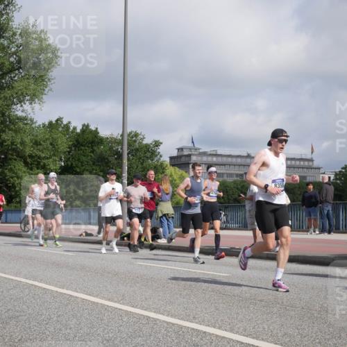 29.06.2025 - hella hamburg halbmarathon Luisa Fischer http://msf.ph/oto/8455577 29.06.2025 09:51:56 Kennedybrücke 478, 8358, 15561, 4766, 1603, 2745, 2750, 2980, 3116, 4148, 4766, 5648, 6149, 7035, 7229, 8358, 8465, 9914 meine-sportfotos.de
