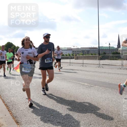 29.06.2025 - hella hamburg halbmarathon Lena Gebhardt http://msf.ph/oto/8455614 29.06.2025 09:54:24 Lombardsbrücke 12776, 17247, 5020, 8576, 15573, 1098, 1119, 1171, 1342, 1399, 1413, 1424, 1476, 1549, 1817, 1892, 1902, 1942, 2020, 2098, 2188, 2442, 2470, 2561, 2670, 2842, 2889, 3477, 3562, 3785, 4017, 4029, 4183, 4185, 4235, 4237, 4270, 4816, 5020, 5528, 5706, 5884, 6198, 6266, 6630, 6819, 6831, 7087, 7274, 7297, 7709, 7734, 8142, 8374, 8576, 8698, 8743, 8916, 8928, 9105, 9463, 9482, 9619, 9815, 9924, 10057, 10237, 10529, 11848, 12084 meine-sportfotos.de