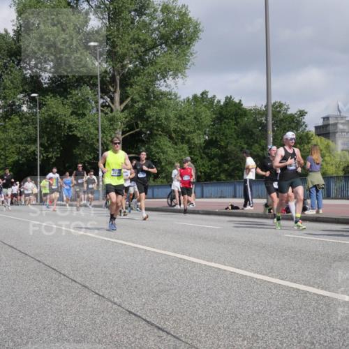 29.06.2025 - hella hamburg halbmarathon Luisa Fischer http://msf.ph/oto/8455637 29.06.2025 09:51:57 Kennedybrücke 1435, 3116, 17192, 17192, 2750, 13664, 1603, 2745, 2750, 2980, 3116, 4148, 4766, 5648, 6149, 7035, 7229, 8358, 8465, 9914 meine-sportfotos.de