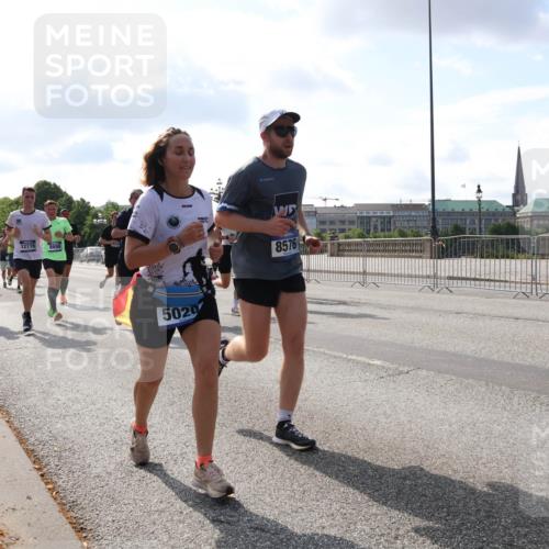 29.06.2025 - hella hamburg halbmarathon Lena Gebhardt http://msf.ph/oto/8455642 29.06.2025 09:54:24 Lombardsbrücke 17247, 12776, 8698, 5020, 8576, 1098, 1119, 1171, 1342, 1399, 1413, 1424, 1476, 1549, 1817, 1892, 1902, 1942, 2020, 2098, 2188, 2442, 2470, 2561, 2670, 2842, 2889, 3477, 3562, 3785, 4017, 4029, 4183, 4185, 4235, 4237, 4270, 4816, 5020, 5528, 5706, 5884, 6198, 6266, 6630, 6819, 6831, 7087, 7274, 7297, 7709, 7734, 8142, 8374, 8576, 8698, 8743, 8916, 8928, 9105, 9463, 9482, 9619, 9815, 9924, 10057, 10237, 10529, 11848, 12084 meine-sportfotos.de