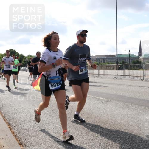 29.06.2025 - hella hamburg halbmarathon Lena Gebhardt http://msf.ph/oto/8455662 29.06.2025 09:54:24 Lombardsbrücke 12776, 17247, 8698, 5020, 8576, 1098, 1119, 1171, 1342, 1399, 1413, 1424, 1476, 1549, 1817, 1892, 1902, 1942, 2020, 2098, 2188, 2442, 2470, 2561, 2670, 2842, 2889, 3477, 3562, 3785, 4017, 4029, 4183, 4185, 4235, 4237, 4270, 4816, 5020, 5528, 5706, 5884, 6198, 6266, 6630, 6819, 6831, 7087, 7274, 7297, 7709, 7734, 8142, 8374, 8576, 8698, 8743, 8916, 8928, 9105, 9463, 9482, 9619, 9815, 9924, 10057, 10237, 10529, 11848, 12084 meine-sportfotos.de