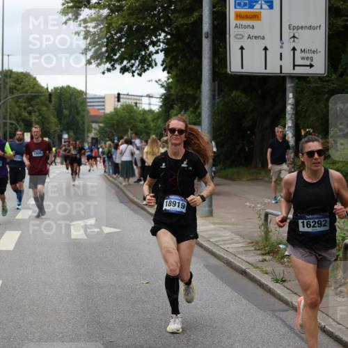 29.06.2025 - hella hamburg halbmarathon Yannick Fuchs http://msf.ph/oto/8455757 29.06.2025 10:56:18 20KM 1006, 1128, 1264, 1377, 1432, 1568, 1573, 1726, 3921, 4859, 6414, 6415, 6580, 6815, 7658, 8045, 8154, 8624, 9131, 9718, 9928, 10214, 10519, 10797, 11670, 11968, 12156, 12567, 13498, 13868, 14368, 14456, 14574, 15686, 15859, 16292, 16654, 16808, 17136, 17383, 17532, 17939, 17955, 18000, 18599, 18919, 19023 meine-sportfotos.de