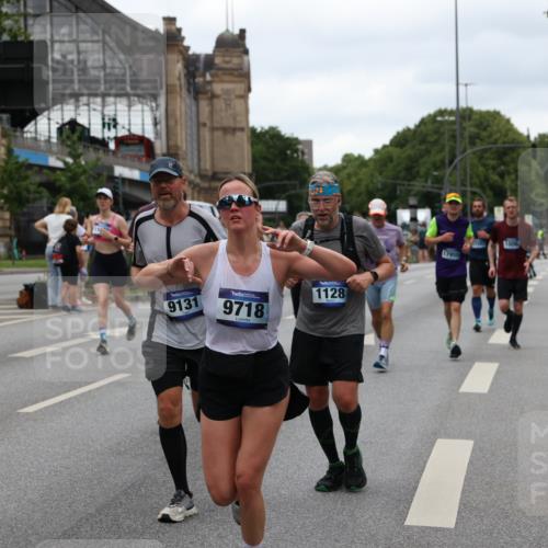 29.06.2025 - hella hamburg halbmarathon Yannick Fuchs http://msf.ph/oto/8455780 29.06.2025 10:56:18 20KM 1006, 1128, 1264, 1377, 1432, 1568, 1573, 1726, 3921, 4859, 6414, 6415, 6580, 6815, 7658, 8045, 8154, 8624, 9131, 9718, 9928, 10214, 10519, 10797, 11670, 11968, 12156, 12567, 13498, 13868, 14368, 14456, 14574, 15686, 15859, 16292, 16654, 16808, 17136, 17383, 17532, 17939, 17955, 18000, 18599, 18919, 19023 meine-sportfotos.de