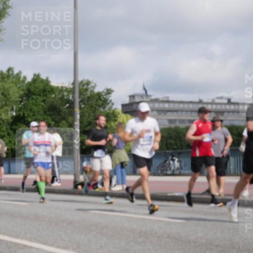 29.06.2025 - hella hamburg halbmarathon Luisa Fischer http://msf.ph/oto/8455789 29.06.2025 09:52:01 Kennedybrücke 2750, 3116, 3136, 4148, 4766, 5648, 6149, 7035, 7229, 8465, 9914 meine-sportfotos.de