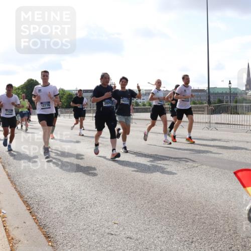 29.06.2025 - hella hamburg halbmarathon Lena Gebhardt http://msf.ph/oto/8455797 29.06.2025 09:54:24 Lombardsbrücke 12776, 2020, 17247, 134, 10237, 1098, 1119, 1171, 1342, 1399, 1413, 1424, 1476, 1549, 1817, 1892, 1902, 1942, 2020, 2098, 2188, 2442, 2470, 2561, 2670, 2842, 2889, 3477, 3562, 3785, 4017, 4029, 4183, 4185, 4235, 4237, 4270, 4816, 5020, 5528, 5706, 5884, 6198, 6266, 6630, 6819, 6831, 7087, 7274, 7297, 7709, 7734, 8142, 8374, 8576, 8698, 8743, 8916, 8928, 9105, 9463, 9482, 9619, 9815, 9924, 10057, 10237, 10529, 11848, 12084 meine-sportfotos.de