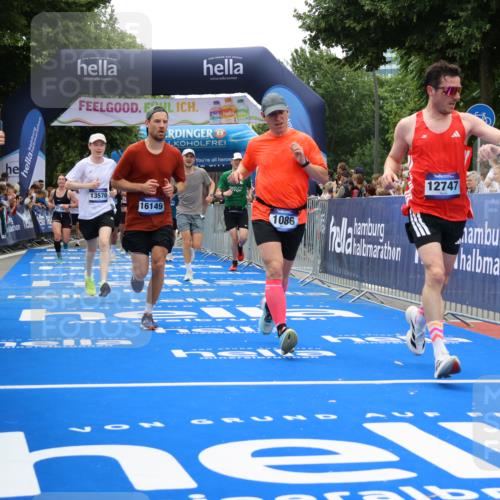 29.06.2025 - hella hamburg halbmarathon Strokosch-Dieckow http://msf.ph/oto/8455813 29.06.2025 10:48:03 Ziel 1086, 1604, 1613, 1914, 4324, 4528, 4601, 4711, 5022, 6377, 9544, 9626, 9638, 12706, 12724, 12747, 12808, 13570, 14192, 15973, 16094, 16149, 16269, 16766, 18206, 18922, 19198 meine-sportfotos.de