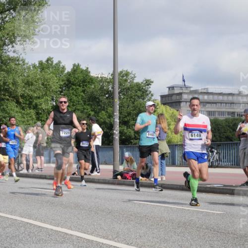 29.06.2025 - hella hamburg halbmarathon Luisa Fischer http://msf.ph/oto/8455843 29.06.2025 09:52:02 Kennedybrücke 18547, 136, 16816, 7229, 9914, 8465, 6149, 2750, 3116, 3136, 4148, 5648, 6149, 7229, 8465, 9914 meine-sportfotos.de