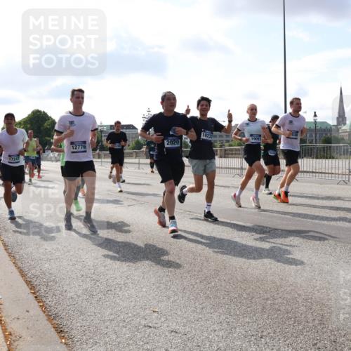 29.06.2025 - hella hamburg halbmarathon Lena Gebhardt http://msf.ph/oto/8455881 29.06.2025 09:54:25 Lombardsbrücke 2889, 2020, 12776, 17247, 10237, 038, 19051, 1098, 1119, 1171, 1342, 1399, 1413, 1424, 1476, 1549, 1817, 1892, 1902, 1942, 2020, 2098, 2188, 2442, 2470, 2561, 2670, 2842, 2889, 3477, 3562, 3785, 4017, 4029, 4183, 4185, 4235, 4237, 4270, 4816, 5020, 5528, 5706, 5884, 6198, 6266, 6630, 6819, 6831, 7087, 7274, 7297, 7709, 8142, 8374, 8482, 8576, 8698, 8743, 8916, 8928, 9105, 9463, 9482, 9619, 9815, 9924, 10057, 10237, 10529, 11848, 12084 meine-sportfotos.de