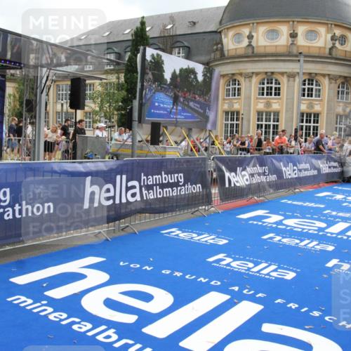 29.06.2025 - hella hamburg halbmarathon Michael Strokosch http://msf.ph/oto/8455884 29.06.2025 10:31:29 Ziel 19118 meine-sportfotos.de