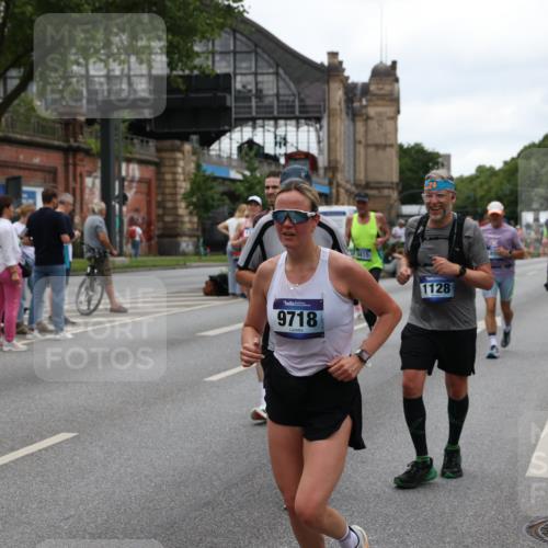 29.06.2025 - hella hamburg halbmarathon Yannick Fuchs http://msf.ph/oto/8455916 29.06.2025 10:56:18 20KM 1006, 1128, 1264, 1377, 1432, 1568, 1573, 1726, 3921, 4859, 6414, 6415, 6580, 6815, 7658, 8045, 8154, 8624, 9131, 9718, 9928, 10214, 10519, 10797, 11670, 11968, 12156, 12567, 13498, 13868, 14368, 14456, 14574, 15686, 15859, 16292, 16654, 16808, 17136, 17383, 17532, 17939, 17955, 18000, 18599, 18919, 19023 meine-sportfotos.de