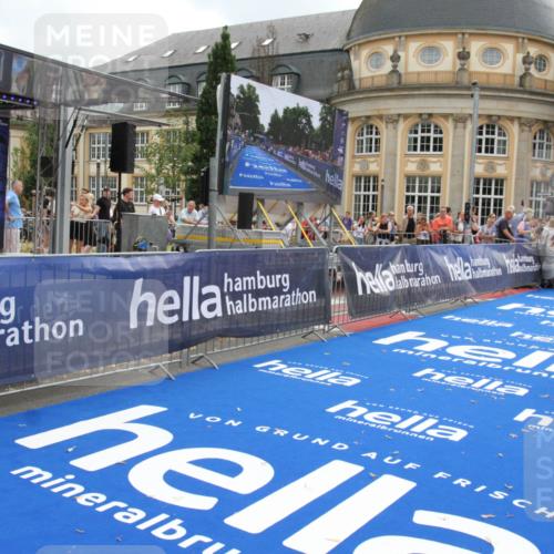 29.06.2025 - hella hamburg halbmarathon Michael Strokosch http://msf.ph/oto/8456068 29.06.2025 10:31:31 Ziel 19118 meine-sportfotos.de