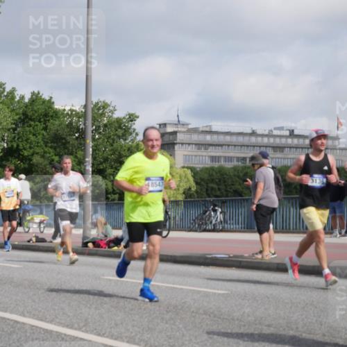 29.06.2025 - hella hamburg halbmarathon Luisa Fischer http://msf.ph/oto/8456082 29.06.2025 09:52:07 Kennedybrücke 3136, 48547, 1343, 1445, 2573, 3136, 3282, 5889, 6123, 8370, 8465, 9264, 9296, 9914 meine-sportfotos.de