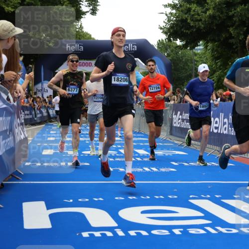 29.06.2025 - hella hamburg halbmarathon Strokosch-Dieckow http://msf.ph/oto/8456085 29.06.2025 10:48:00 Ziel 1086, 1604, 1613, 4324, 4528, 4601, 4711, 5022, 6377, 9626, 9638, 12706, 12724, 12747, 12808, 13570, 14730, 15333, 16094, 16149, 16766, 17451, 18206, 18922, 19198 meine-sportfotos.de