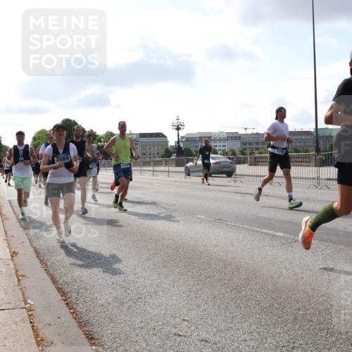 29.06.2025 - hella hamburg halbmarathon Lena Gebhardt http://msf.ph/oto/8456110 29.06.2025 09:54:27 Lombardsbrücke 2889, 81, 12413, 1342, 626, 1119, 1171, 1342, 1399, 1413, 1424, 1476, 1549, 1817, 1892, 1902, 1942, 2020, 2098, 2188, 2442, 2470, 2561, 2670, 2842, 2889, 3477, 3562, 3785, 4017, 4029, 4183, 4185, 4235, 4237, 4270, 4816, 5020, 5528, 5706, 5884, 6198, 6266, 6630, 6819, 6831, 7087, 7274, 7297, 7709, 8142, 8374, 8482, 8576, 8698, 8743, 8916, 8928, 9038, 9051, 9105, 9463, 9482, 9619, 9815, 9924, 10057, 10237, 10529, 11848, 12084 meine-sportfotos.de