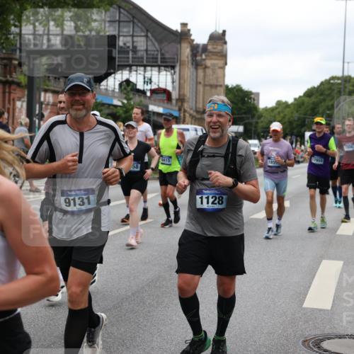 29.06.2025 - hella hamburg halbmarathon Yannick Fuchs http://msf.ph/oto/8456136 29.06.2025 10:56:19 20KM 1006, 1128, 1264, 1377, 1432, 1568, 1573, 1726, 4859, 6414, 6415, 6580, 6815, 7658, 8045, 8154, 8624, 9131, 9718, 9928, 10214, 10519, 10797, 11670, 11968, 12156, 13498, 13868, 14368, 14456, 15686, 15859, 16292, 16654, 16808, 17136, 17383, 17532, 17939, 17955, 18000, 18599, 18919, 19023 meine-sportfotos.de