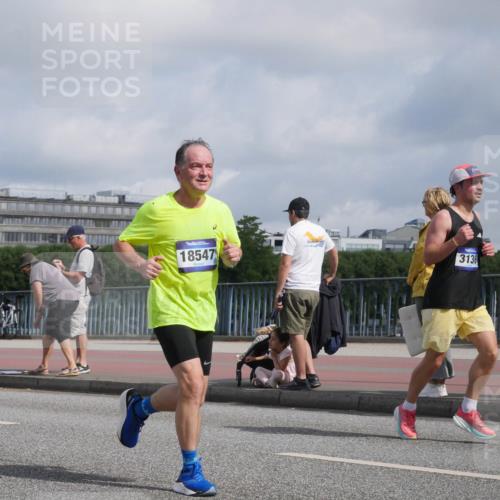 29.06.2025 - hella hamburg halbmarathon Luisa Fischer http://msf.ph/oto/8456148 29.06.2025 09:52:08 Kennedybrücke 17182, 18547, 3136, 1343, 1445, 2573, 3136, 3282, 5889, 6123, 8370, 8465, 9264, 9296, 9914 meine-sportfotos.de