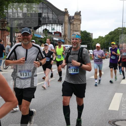 29.06.2025 - hella hamburg halbmarathon Yannick Fuchs http://msf.ph/oto/8456165 29.06.2025 10:56:19 20KM 1006, 1128, 1264, 1377, 1432, 1568, 1573, 1726, 4859, 6414, 6415, 6580, 6815, 7658, 8045, 8154, 8624, 9131, 9718, 9928, 10214, 10519, 10797, 11670, 11968, 12156, 13498, 13868, 14368, 14456, 15686, 15859, 16292, 16654, 16808, 17136, 17383, 17532, 17939, 17955, 18000, 18599, 18919, 19023 meine-sportfotos.de