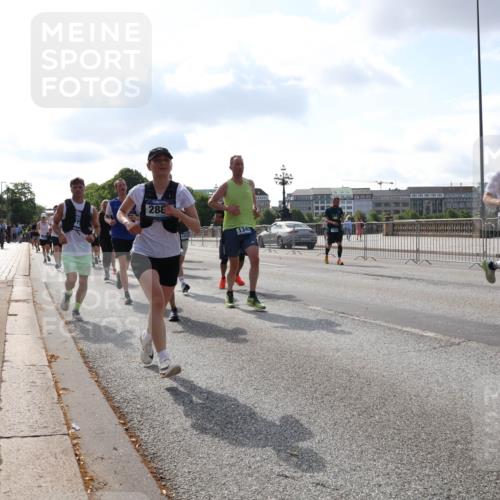 29.06.2025 - hella hamburg halbmarathon Lena Gebhardt http://msf.ph/oto/8456178 29.06.2025 09:54:27 Lombardsbrücke 288, 1342, 1119, 1171, 1342, 1399, 1413, 1424, 1476, 1549, 1817, 1892, 1902, 1942, 2020, 2098, 2188, 2442, 2470, 2561, 2670, 2842, 2889, 3477, 3562, 3785, 4017, 4029, 4183, 4185, 4235, 4237, 4270, 4816, 5020, 5528, 5706, 5884, 6198, 6266, 6630, 6819, 6831, 7087, 7274, 7297, 7709, 8142, 8374, 8482, 8576, 8698, 8743, 8916, 8928, 9038, 9051, 9105, 9463, 9482, 9619, 9815, 9924, 10057, 10237, 10529, 11848, 12084 meine-sportfotos.de