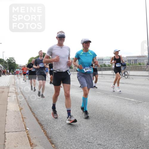 29.06.2025 - hella hamburg halbmarathon Lena Gebhardt http://msf.ph/oto/8456187 29.06.2025 10:31:29 Lombardsbrücke 1292, 11587, 8073, 7772, 1235, 1292, 1773, 1844, 1879, 1979, 2097, 2414, 2831, 2832, 2914, 3396, 3397, 3424, 3571, 3681, 4561, 4817, 4953, 5165, 5437, 5846, 5943, 5965, 6057, 6078, 6160, 6195, 6546, 6573, 6640, 6787, 7334, 7351, 7604, 7772, 8050, 8072, 8073, 8304, 8620, 8757, 8806, 9078, 9104, 9183, 9478, 9812, 9883, 10111, 10240, 10586, 11587, 11988, 12627, 13724, 14349, 15589, 15725, 16457, 16978, 17224, 17404, 17463, 17509, 17517, 17587, 17706, 19226 meine-sportfotos.de