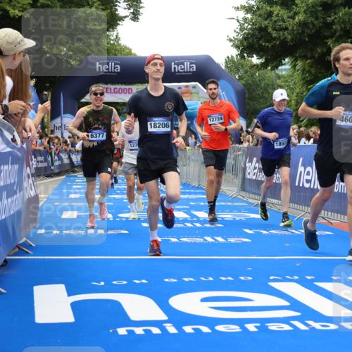 29.06.2025 - hella hamburg halbmarathon Strokosch-Dieckow http://msf.ph/oto/8456188 29.06.2025 10:48:00 Ziel 1086, 1604, 1613, 4324, 4528, 4601, 4711, 5022, 6377, 9626, 9638, 12706, 12724, 12747, 12808, 13570, 14730, 15333, 16094, 16149, 16766, 17451, 18206, 18922, 19198 meine-sportfotos.de