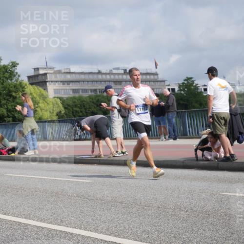 29.06.2025 - hella hamburg halbmarathon Luisa Fischer http://msf.ph/oto/8456211 29.06.2025 09:52:09 Kennedybrücke 17182, 1343, 1445, 2573, 3136, 3282, 5889, 6123, 8370, 9264, 9265, 9296 meine-sportfotos.de