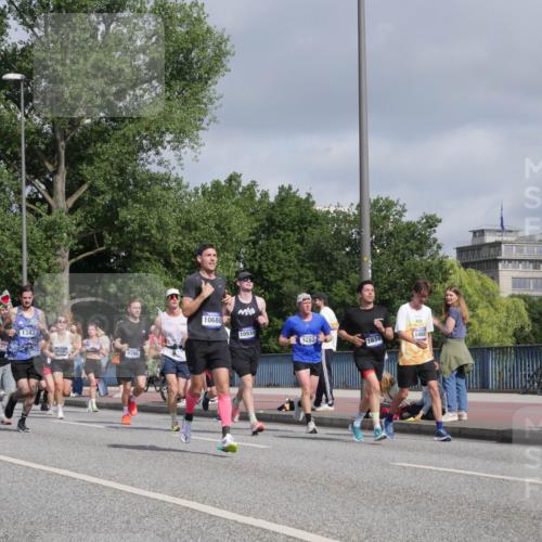 29.06.2025 - hella hamburg halbmarathon Luisa Fischer http://msf.ph/oto/8456242 29.06.2025 09:52:10 Kennedybrücke 14204, 2, 4, 2, 5, 65, 1343, 9296, 10680, 10930, 3282, 1634, 14661, 1343, 1445, 2573, 3136, 3282, 5889, 6123, 8370, 9264, 9265, 9296 meine-sportfotos.de