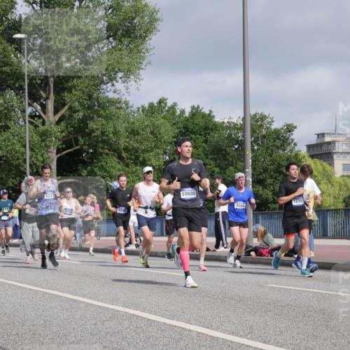 29.06.2025 - hella hamburg halbmarathon Luisa Fischer http://msf.ph/oto/8456265 29.06.2025 09:52:10 Kennedybrücke 14204, 23, 25, 1343, 18285, 9296, 10680, 3282, 16347, 567, 1343, 1445, 2573, 3136, 3282, 5889, 6123, 8370, 9264, 9265, 9296 meine-sportfotos.de