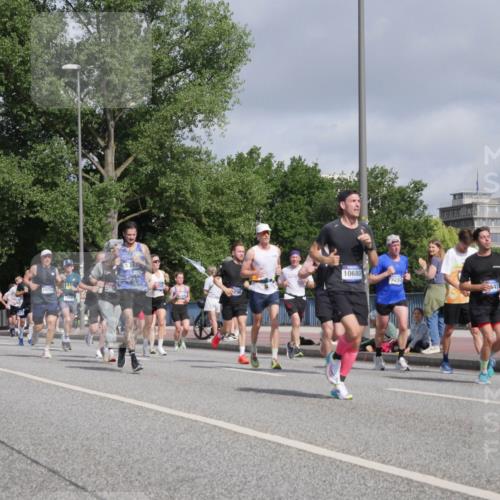 29.06.2025 - hella hamburg halbmarathon Luisa Fischer http://msf.ph/oto/8456298 29.06.2025 09:52:11 Kennedybrücke 10680, 3282, 14204, 1343, 1445, 2573, 3136, 3282, 5889, 6123, 8370, 9264, 9265, 9296 meine-sportfotos.de