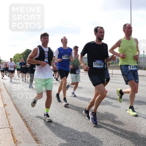 29.06.2025 - hella hamburg halbmarathon Lena Gebhardt http://msf.ph/oto/8456355 29.06.2025 09:54:29 Lombardsbrücke 4017, 13398, 12413, 15981, 134, 1119, 1171, 1342, 1399, 1413, 1424, 1476, 1549, 1817, 1892, 1902, 1942, 2020, 2098, 2188, 2442, 2470, 2561, 2670, 2842, 2889, 3477, 3562, 3785, 4017, 4029, 4183, 4185, 4235, 4237, 4270, 4816, 5020, 5447, 5528, 5706, 5884, 6198, 6266, 6630, 6723, 6819, 6831, 7087, 7274, 7297, 7709, 8142, 8374, 8482, 8576, 8698, 8743, 8916, 8928, 9038, 9051, 9463, 9482, 9619, 9815, 9924, 10057, 10237, 10529, 11848, 12084 meine-sportfotos.de