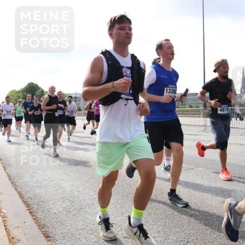 29.06.2025 - hella hamburg halbmarathon Lena Gebhardt http://msf.ph/oto/8456412 29.06.2025 09:54:29 Lombardsbrücke 4017, 3142, 17461, 13398, 4816, 1119, 1171, 1342, 1399, 1413, 1424, 1476, 1549, 1817, 1892, 1902, 1942, 2020, 2098, 2188, 2442, 2470, 2561, 2670, 2842, 2889, 3477, 3562, 3785, 4017, 4029, 4183, 4185, 4235, 4237, 4270, 4816, 5020, 5447, 5528, 5706, 5884, 6198, 6266, 6630, 6723, 6819, 6831, 7087, 7274, 7297, 7709, 8142, 8374, 8482, 8576, 8698, 8743, 8916, 8928, 9038, 9051, 9463, 9482, 9619, 9815, 9924, 10057, 10237, 10529, 11848, 12084 meine-sportfotos.de