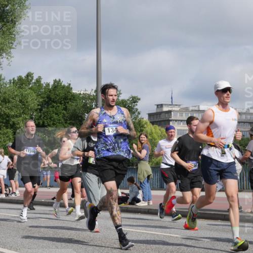 29.06.2025 - hella hamburg halbmarathon Luisa Fischer http://msf.ph/oto/8456459 29.06.2025 09:52:13 Kennedybrücke 17360, 14204, 134, 96, 109, 1343, 1445, 1800, 2573, 3282, 5248, 5889, 6123, 8370, 9264, 9265, 9296 meine-sportfotos.de