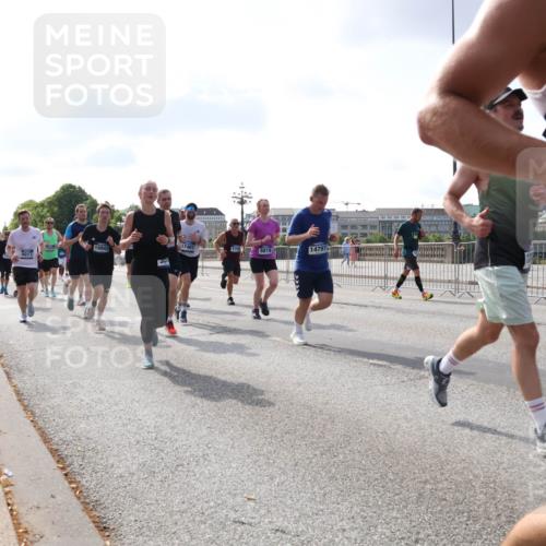 29.06.2025 - hella hamburg halbmarathon Lena Gebhardt http://msf.ph/oto/8456489 29.06.2025 09:54:30 Lombardsbrücke 17461, 14797, 5706, 6819, 18942, 4017, 1119, 1171, 1342, 1399, 1413, 1424, 1476, 1549, 1817, 1892, 1902, 1942, 2020, 2098, 2188, 2442, 2470, 2561, 2670, 2842, 2889, 2955, 3477, 3562, 3785, 4017, 4029, 4183, 4185, 4235, 4237, 4270, 4816, 5020, 5447, 5706, 5884, 6198, 6266, 6630, 6723, 6819, 6831, 6978, 7087, 7274, 7297, 7709, 8142, 8374, 8482, 8576, 8698, 8743, 8916, 8928, 9038, 9051, 9463, 9482, 9619, 9815, 9924, 10057, 10237, 10529, 11848, 12084 meine-sportfotos.de