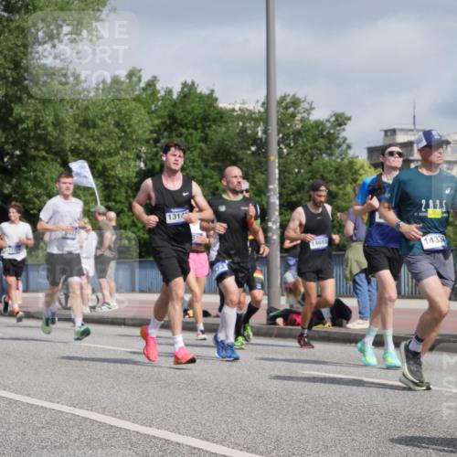 29.06.2025 - hella hamburg halbmarathon Luisa Fischer http://msf.ph/oto/8456625 29.06.2025 09:52:16 Kennedybrücke 15095, 23, 1310, 2, 0, 2, 5, 14688, 1433, 1343, 1445, 1800, 1975, 2324, 2573, 2949, 3282, 3431, 4303, 4425, 5248, 5889, 6123, 8370, 9264, 9265, 9296 meine-sportfotos.de