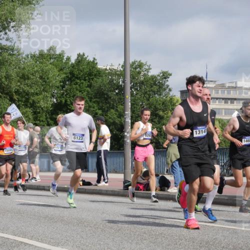 29.06.2025 - hella hamburg halbmarathon Luisa Fischer http://msf.ph/oto/8456672 29.06.2025 09:52:17 Kennedybrücke 15255, 17214, 17215, 15095, 6123, 9265, 1314, 14688, 1343, 1445, 1800, 1975, 2324, 2573, 2949, 3431, 4303, 4425, 5248, 5889, 6123, 8370, 9264, 9265, 9296 meine-sportfotos.de