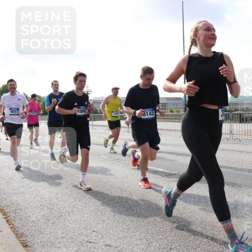 29.06.2025 - hella hamburg halbmarathon Lena Gebhardt http://msf.ph/oto/8456678 29.06.2025 09:54:31 Lombardsbrücke 2442, 2470, 2470, 4017, 10057, 18942, 14911, 8142, 1119, 1171, 1342, 1399, 1413, 1424, 1476, 1549, 1817, 1892, 1902, 1942, 2020, 2098, 2188, 2222, 2442, 2470, 2561, 2670, 2842, 2889, 2955, 3477, 3562, 3785, 4017, 4029, 4183, 4185, 4237, 4270, 4816, 5020, 5447, 5706, 5884, 6198, 6266, 6630, 6723, 6819, 6831, 6978, 7087, 7274, 7297, 7709, 8117, 8142, 8374, 8482, 8576, 8698, 8743, 8916, 8928, 9038, 9051, 9463, 9482, 9815, 9924, 10057, 10237, 10529, 11848, 12084 meine-sportfotos.de