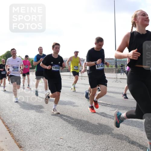 29.06.2025 - hella hamburg halbmarathon Lena Gebhardt http://msf.ph/oto/8456706 29.06.2025 09:54:31 Lombardsbrücke 2442, 4017, 18942, 14911, 8142, 2470, 1119, 1171, 1342, 1399, 1413, 1424, 1476, 1549, 1817, 1892, 1902, 1942, 2020, 2098, 2188, 2222, 2442, 2470, 2561, 2670, 2842, 2889, 2955, 3477, 3562, 3785, 4017, 4029, 4183, 4185, 4237, 4270, 4816, 5020, 5447, 5706, 5884, 6198, 6266, 6630, 6723, 6819, 6831, 6978, 7087, 7274, 7297, 7709, 8117, 8142, 8374, 8482, 8576, 8698, 8743, 8916, 8928, 9038, 9051, 9463, 9482, 9815, 9924, 10057, 10237, 10529, 11848, 12084 meine-sportfotos.de