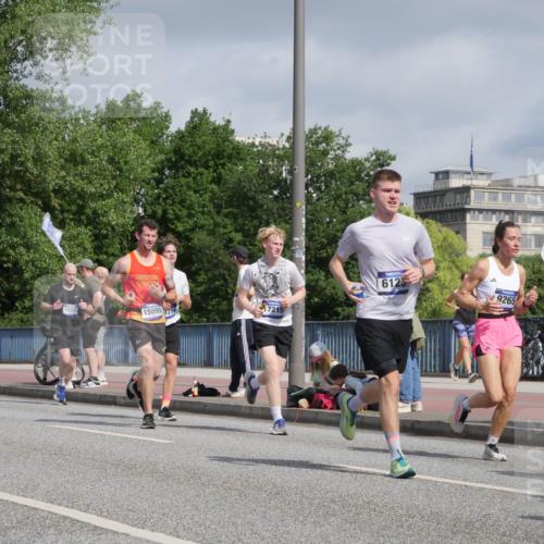 29.06.2025 - hella hamburg halbmarathon Luisa Fischer http://msf.ph/oto/8456712 29.06.2025 09:52:18 Kennedybrücke 2949, 17215, 15255, 15095, 7214, 6123, 9265, 1445, 1800, 1975, 2324, 2573, 2949, 3431, 4303, 4425, 5248, 5889, 6123, 8370, 9264, 9265 meine-sportfotos.de