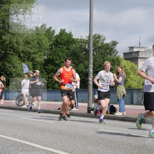 29.06.2025 - hella hamburg halbmarathon Luisa Fischer http://msf.ph/oto/8456731 29.06.2025 09:52:18 Kennedybrücke 4425, 15255, 15095, 215, 123, 1445, 1800, 1975, 2324, 2573, 2949, 3431, 4303, 4425, 5248, 5889, 6123, 8370, 9264, 9265 meine-sportfotos.de