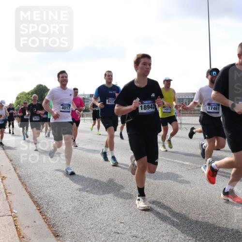 29.06.2025 - hella hamburg halbmarathon Lena Gebhardt http://msf.ph/oto/8456743 29.06.2025 09:54:31 Lombardsbrücke 2470, 4017, 837, 18942, 14911, 17461, 42, 6819, 1119, 1171, 1342, 1399, 1413, 1424, 1476, 1549, 1817, 1892, 1902, 1942, 2020, 2098, 2188, 2222, 2442, 2470, 2561, 2670, 2842, 2889, 2955, 3477, 3562, 3785, 4017, 4029, 4183, 4185, 4237, 4270, 4816, 5020, 5447, 5706, 5884, 6198, 6266, 6630, 6723, 6819, 6831, 6978, 7087, 7274, 7297, 7709, 8117, 8142, 8374, 8482, 8576, 8698, 8743, 8916, 8928, 9038, 9051, 9463, 9482, 9815, 9924, 10057, 10237, 10529, 11848, 12084 meine-sportfotos.de