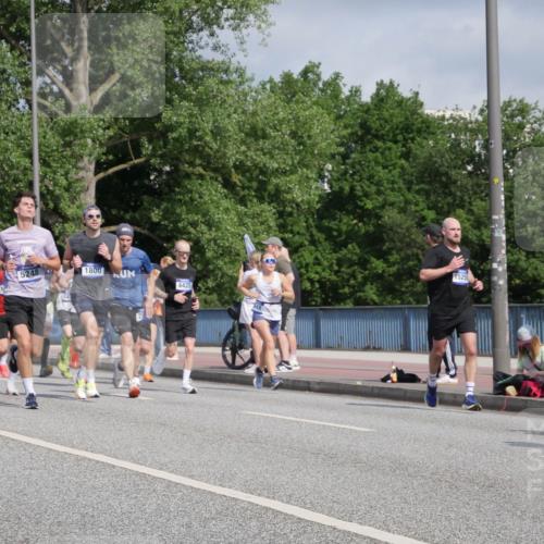 29.06.2025 - hella hamburg halbmarathon Luisa Fischer http://msf.ph/oto/8456793 29.06.2025 09:52:20 Kennedybrücke 4318, 5248, 34, 1800, 15255, 4425, 1445, 1800, 1975, 2324, 2573, 2949, 3431, 4303, 4425, 5248, 6123, 6682, 7796, 9265 meine-sportfotos.de